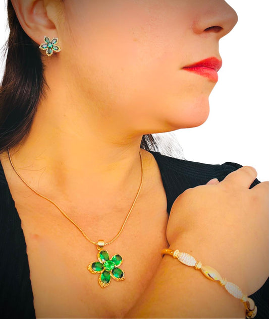 Flor Luxe: Set de Collar y Aretes